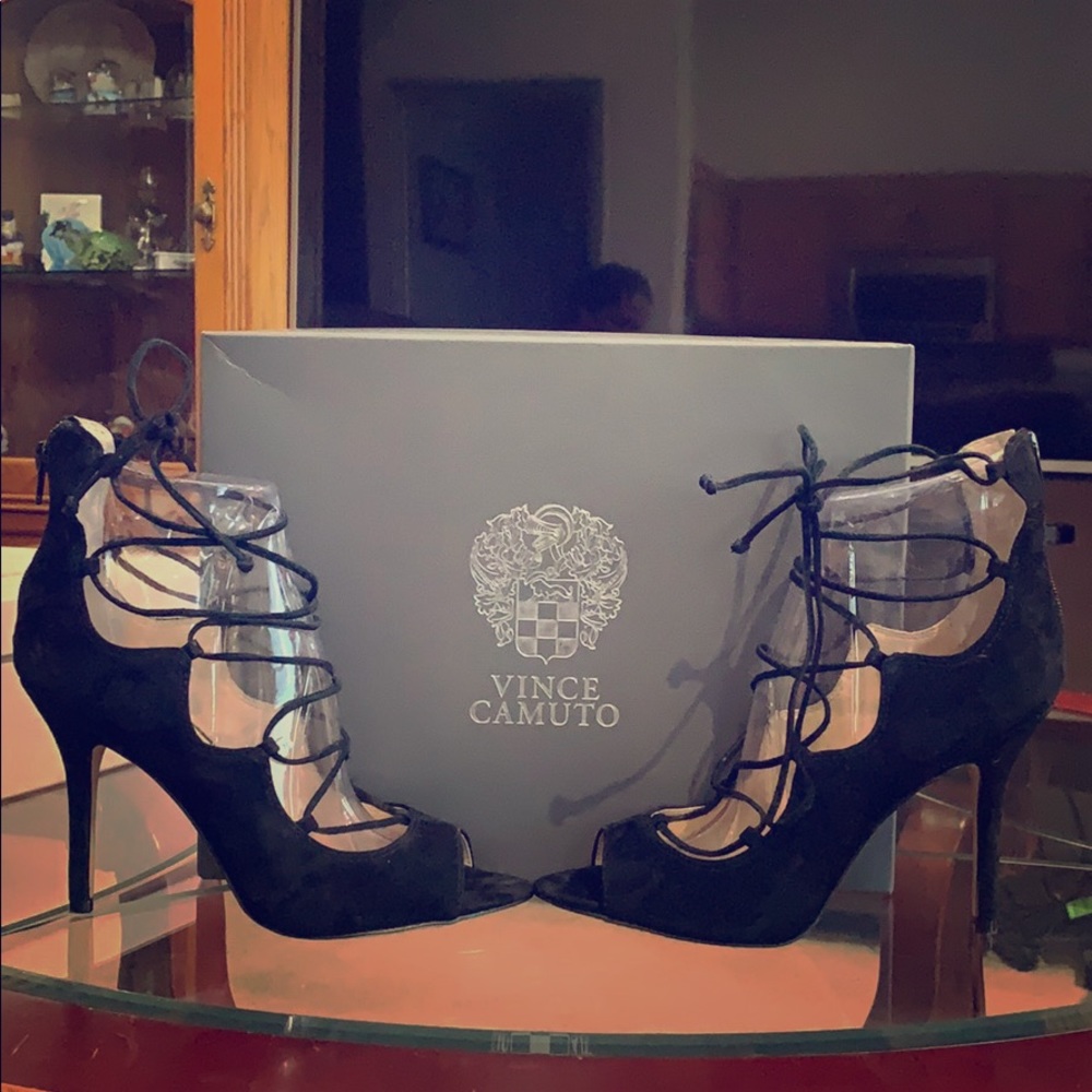 Vince Camuto - Sandria Peep Toe Ghillie Sandal